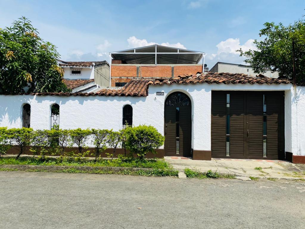 Casa en Arriendo en El refugio, Cali