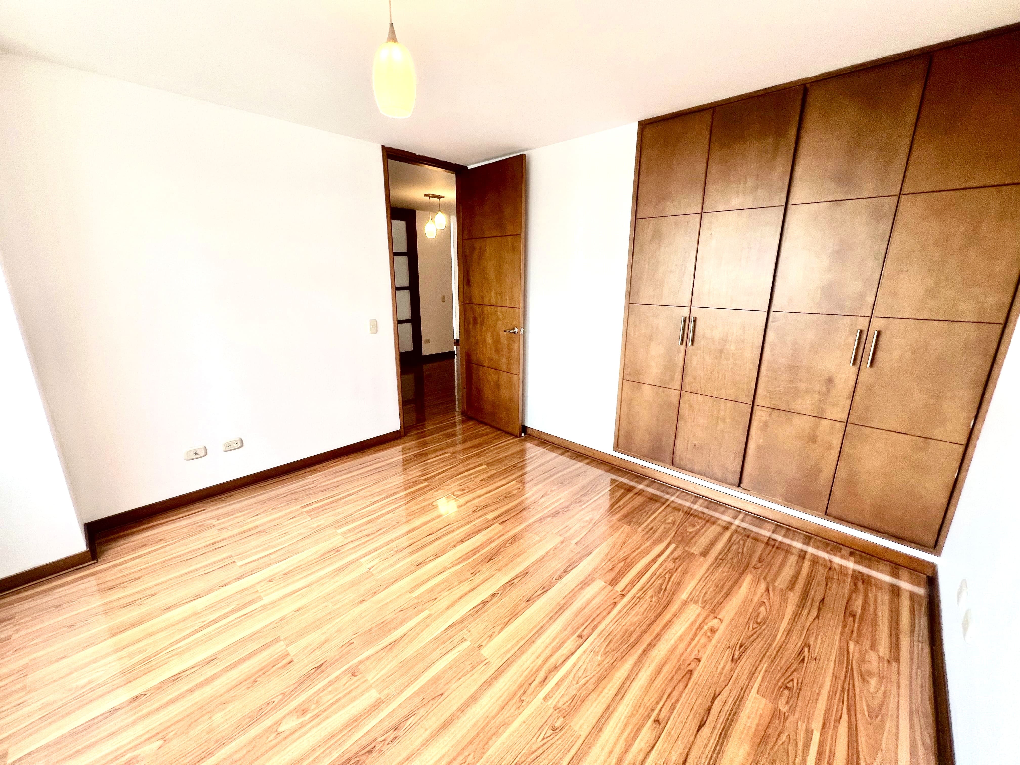 Apartamento en venta en Pinares, Pereira · foto 2 de 21