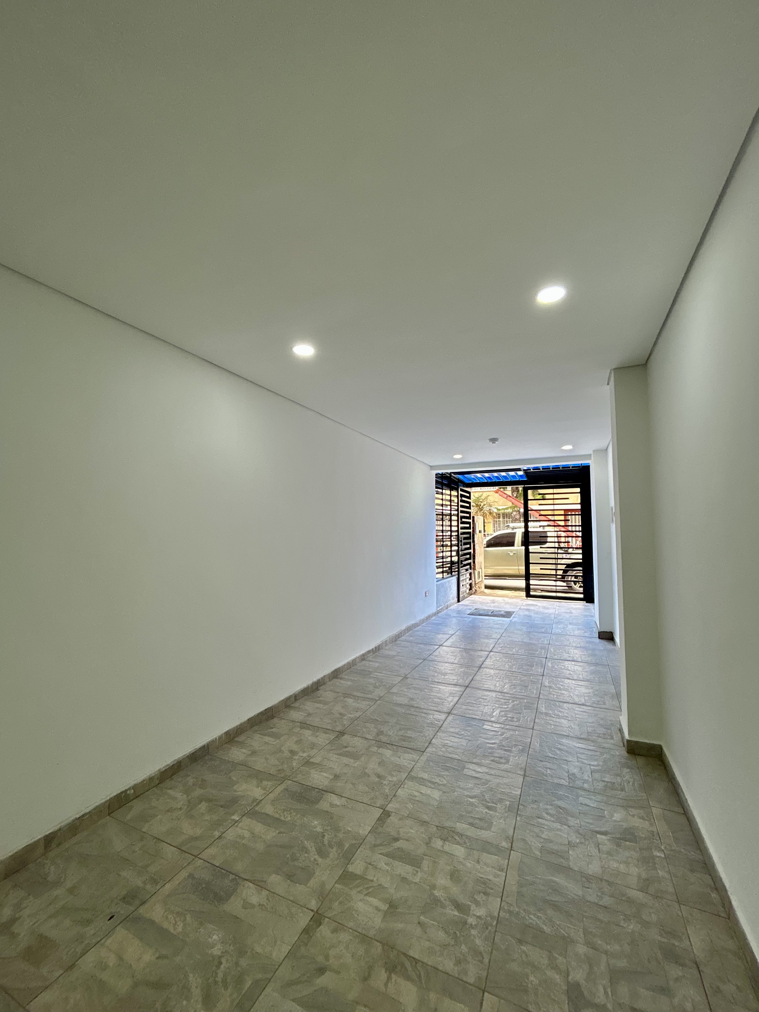 Casa en venta en Engativá, Bogotá · foto 3 de 23