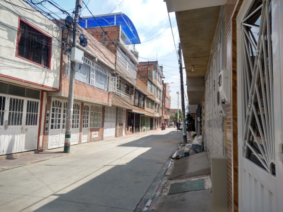 Casa en venta en Dindalito, Bogotá · foto 2 de 18