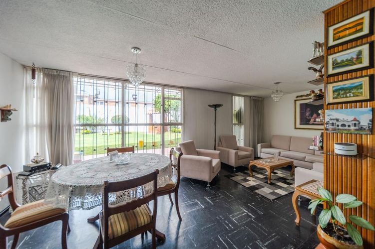 Casa de 4 alcobas en venta en Pontevedra, Bogotá, 321 m² · foto 5 de 24