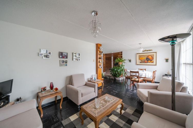 Casa de 4 alcobas en venta en Pontevedra, Bogotá, 321 m² · foto 7 de 24