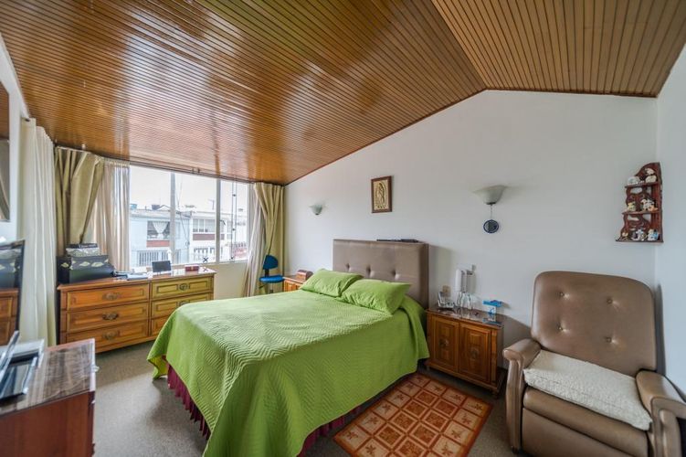 Casa de 4 alcobas en venta en Pontevedra, Bogotá, 321 m² · foto 16 de 24