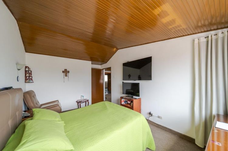 Casa de 4 alcobas en venta en Pontevedra, Bogotá, 321 m² · foto 17 de 24