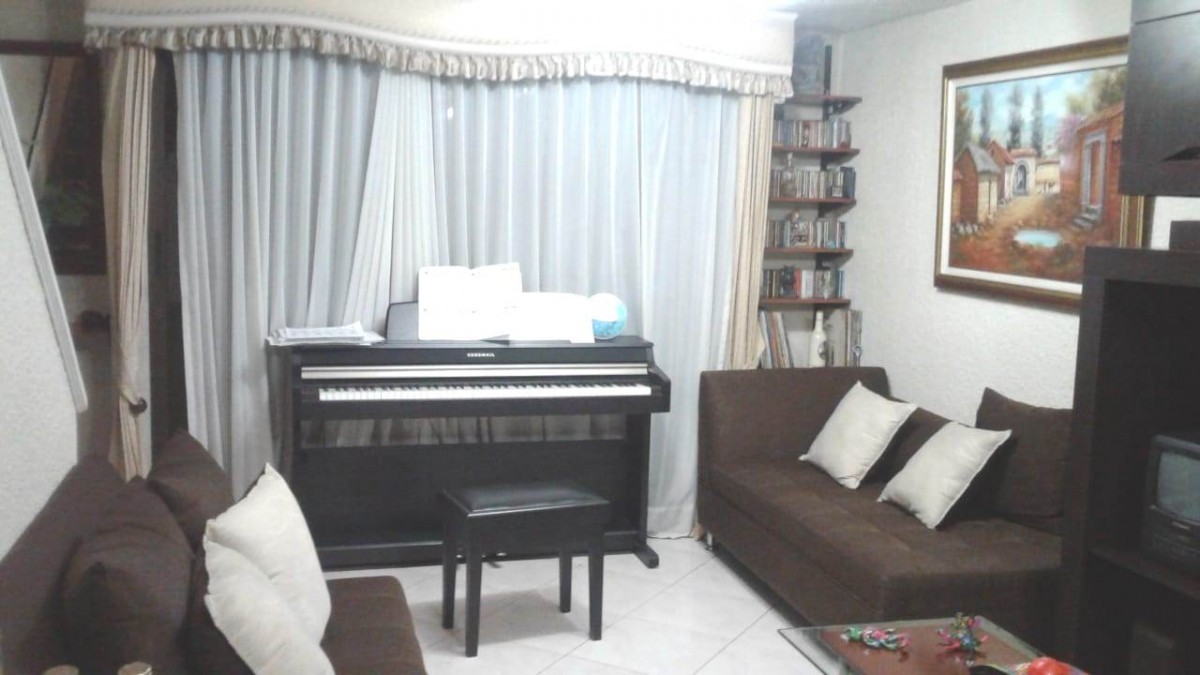 Casa en venta en Engativá, Bogotá · foto 3 de 19