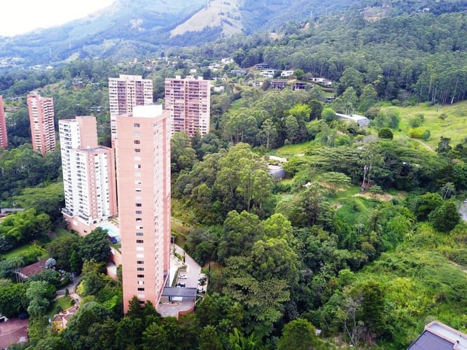 Lote en arriendo en El Tesoro, Medellín, 1923 m² · foto 6 de 21