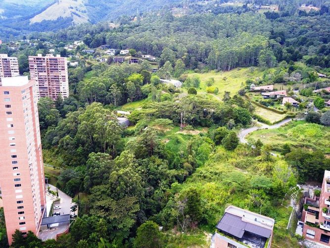 Lote en arriendo en El Tesoro, Medellín, 1923 m² · foto 8 de 21