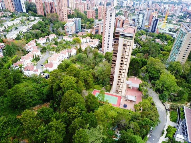 Lote en arriendo en El Tesoro, Medellín, 1923 m² · foto 9 de 21