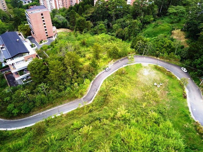 Lote en arriendo en El Tesoro, Medellín, 1923 m² · foto 13 de 21