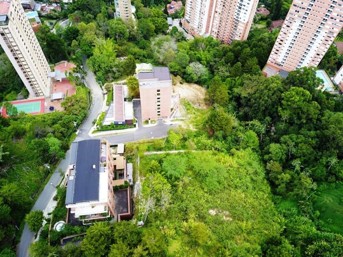 Lote en arriendo en El Tesoro, Medellín, 1923 m² · foto 18 de 21