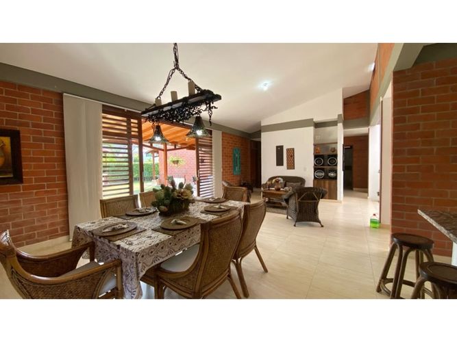 Casa de 3 alcobas en venta en Alfaguara, Jamundí, 722 m² · foto 3 de 24