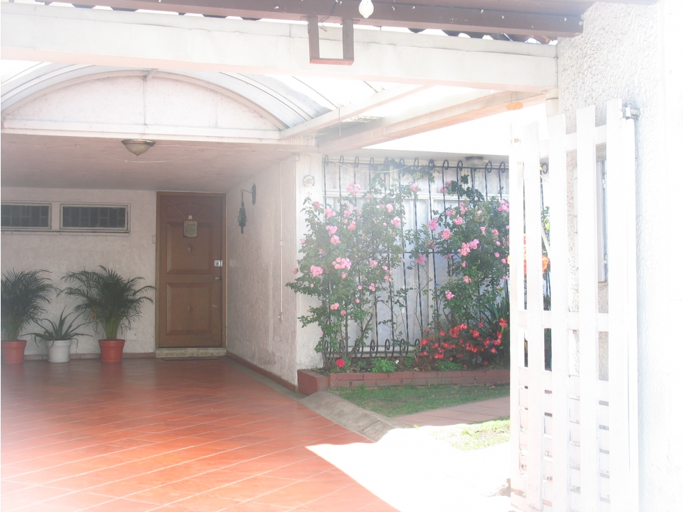 Casa en venta en Pontevedra, Bogotá · foto 4 de 20