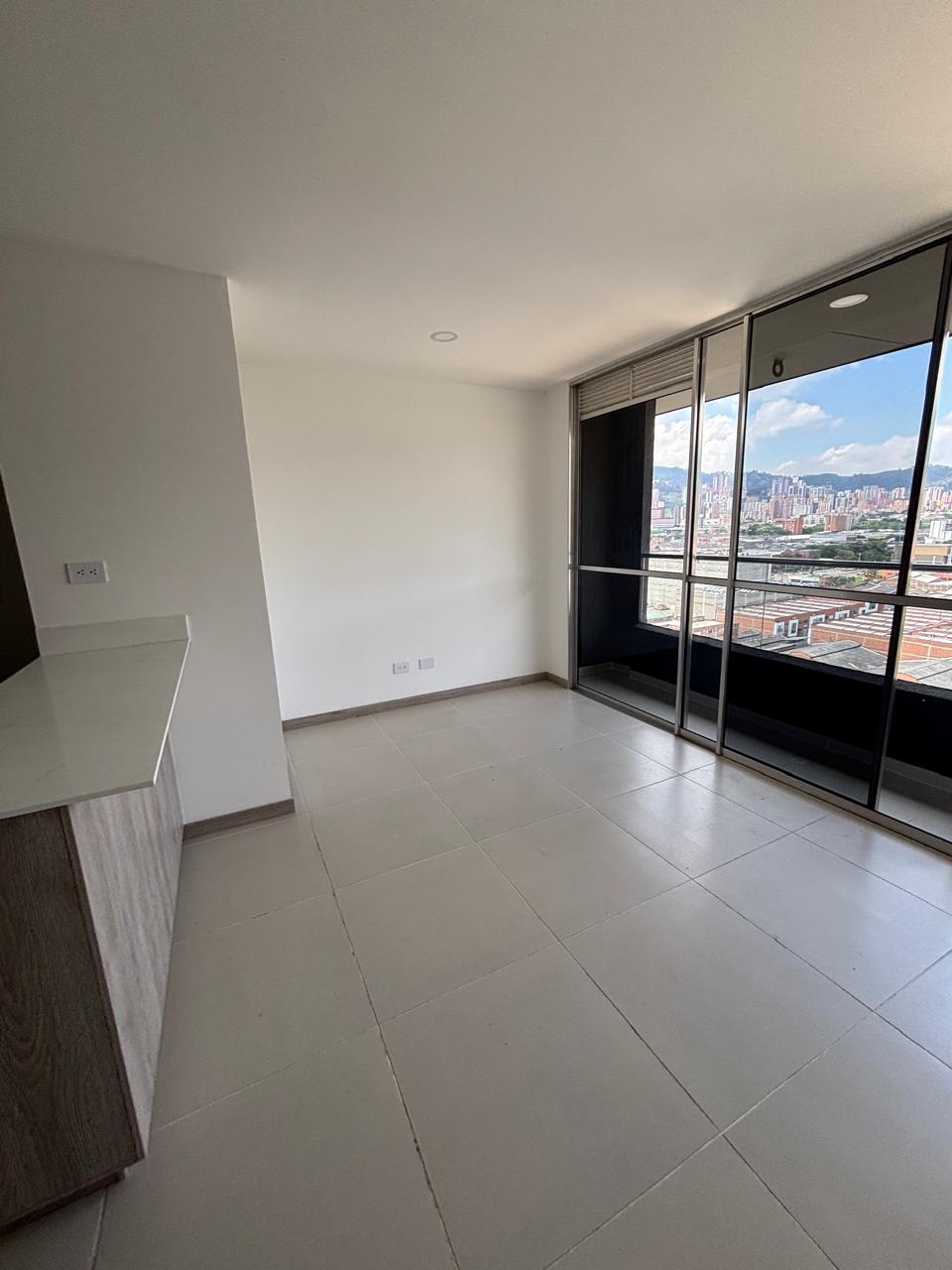 Apartamento en venta en Viviendas Del Sur, Itagüí · foto 2 de 18