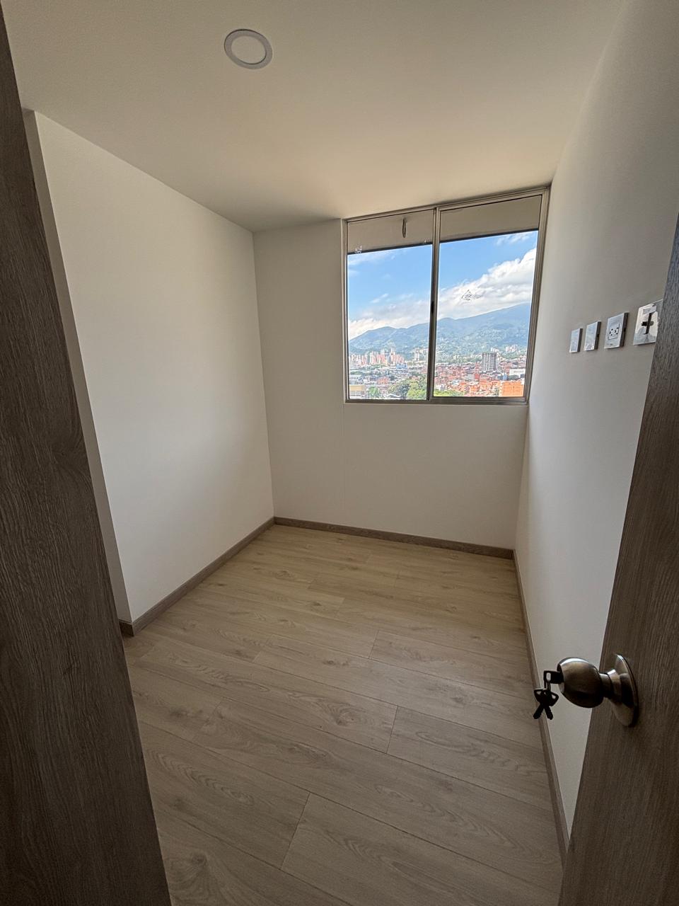 Apartamento en venta en Viviendas Del Sur, Itagüí · foto 7 de 18