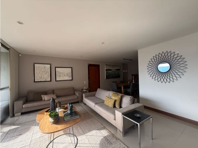 Apartamento de 3 alcobas en venta en El Tesoro, Medellín, 110 m² · foto 2 de 24