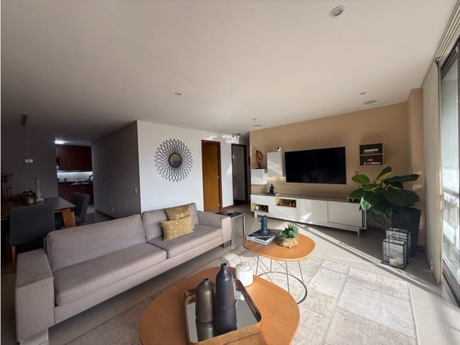 Apartamento de 3 alcobas en venta en El Tesoro, Medellín, 110 m² · foto 3 de 24