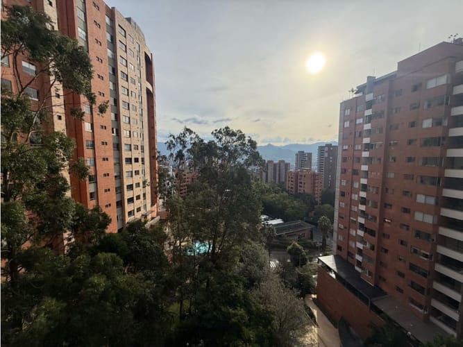 Apartamento de 3 alcobas en venta en El Tesoro, Medellín, 110 m² · foto 8 de 24