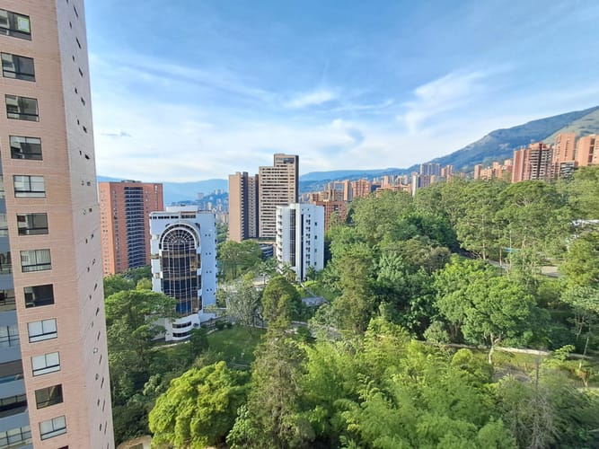 Apartamento de 2 alcobas en arriendo en Los Balsos, Medellín, 88 m² · foto 10 de 20