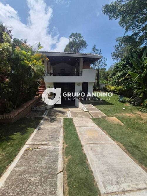Casa de 4 alcobas en venta en Ruitoque, Floridablanca, 1200 m² · foto 4 de 20