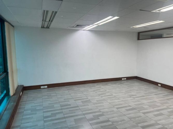 Oficina en arriendo en La Aguacatala, Medellín, 105 m² · foto 2 de 19