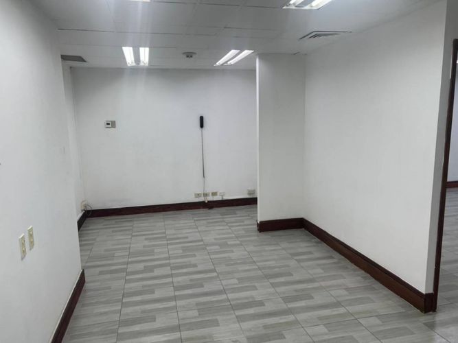Oficina en arriendo en La Aguacatala, Medellín, 105 m² · foto 3 de 19