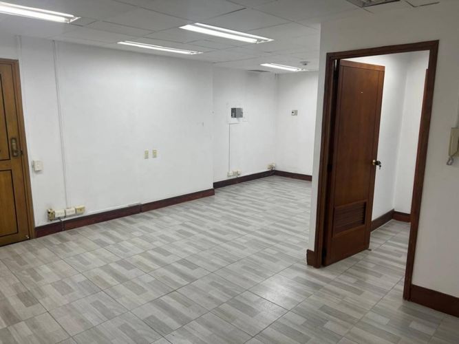 Oficina en arriendo en La Aguacatala, Medellín, 105 m² · foto 5 de 19