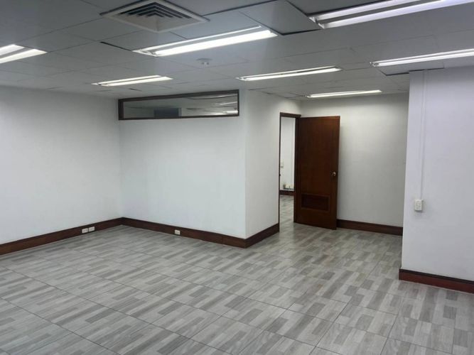 Oficina en arriendo en La Aguacatala, Medellín, 105 m² · foto 6 de 19