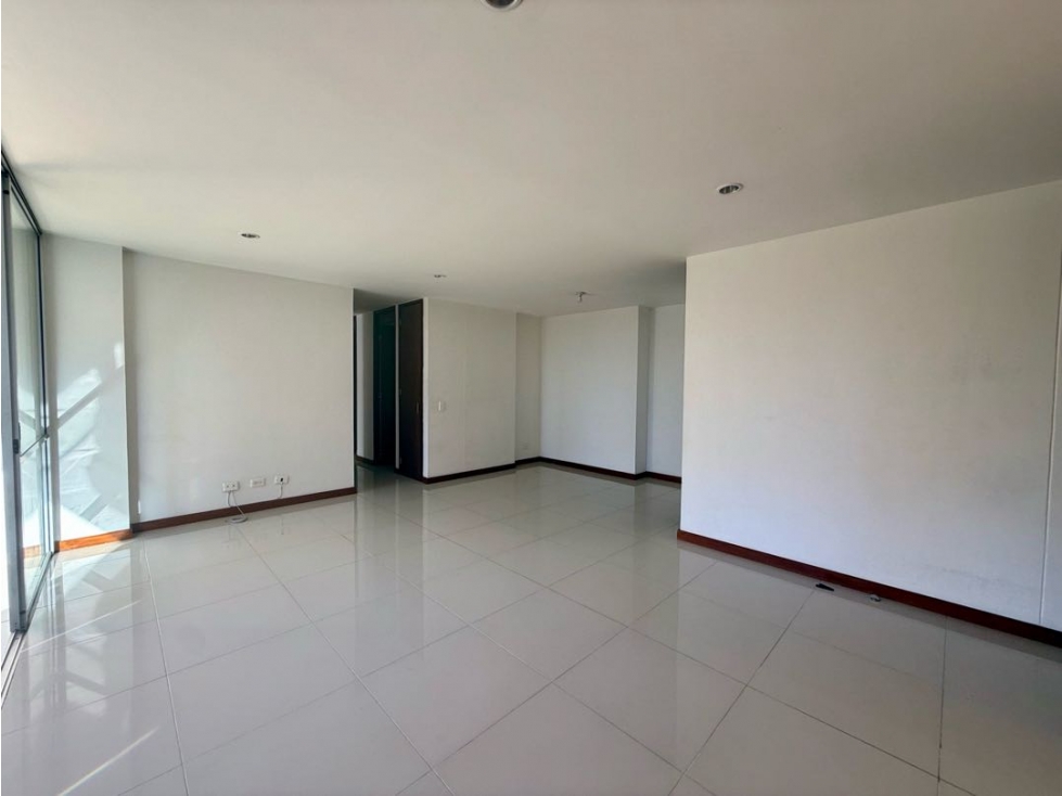 Apartamento en venta en Cumbres, Envigado · foto 3 de 24