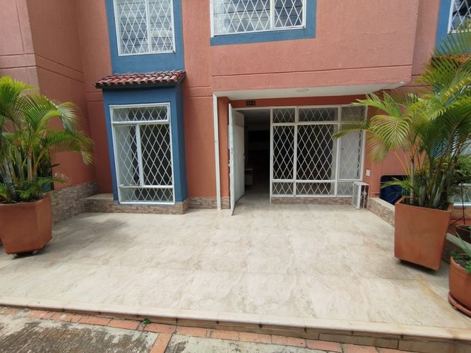 Casa de 3 alcobas en venta en Toledo Plata, Bucaramanga, 100 m² · foto 2 de 10