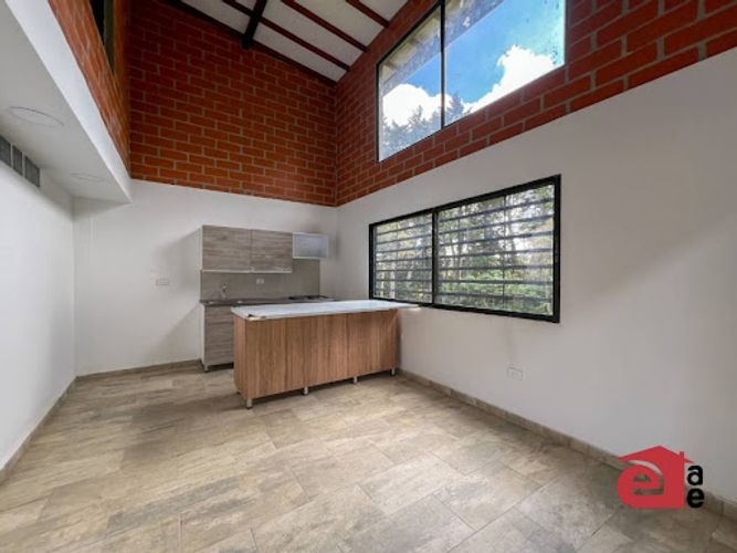 Apartamento de 2 alcobas en arriendo en Santa Elena, Medellín, 70 m² · foto 2 de 15