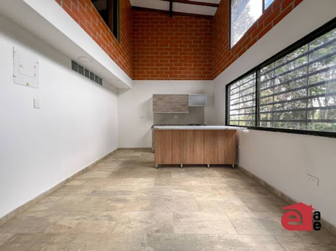Apartamento de 2 alcobas en arriendo en Santa Elena, Medellín, 70 m² · foto 3 de 15