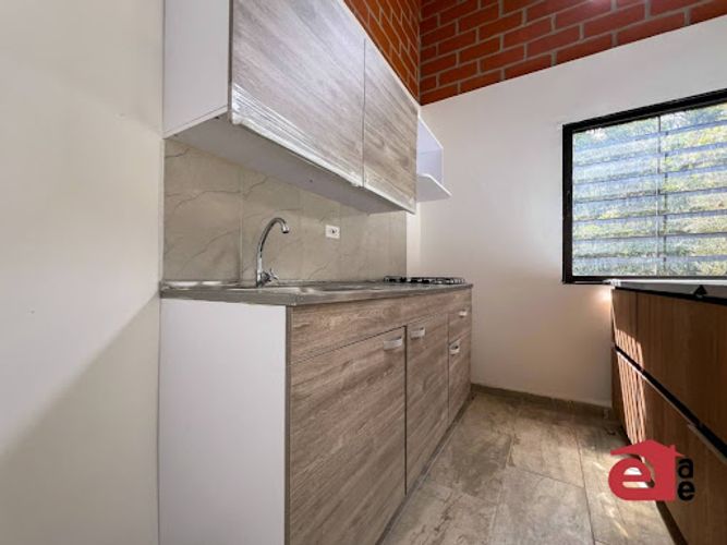 Apartamento de 2 alcobas en arriendo en Santa Elena, Medellín, 70 m² · foto 5 de 15