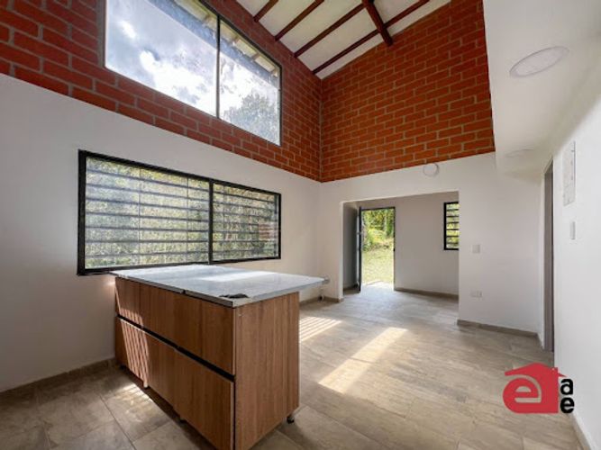 Apartamento de 2 alcobas en arriendo en Santa Elena, Medellín, 70 m² · foto 6 de 15
