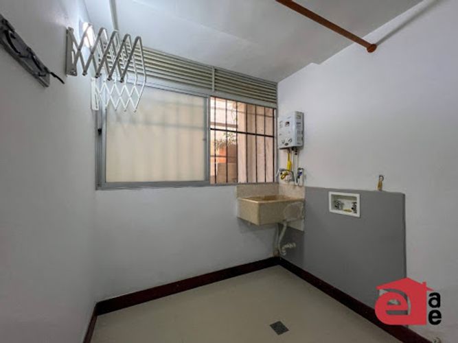 Apartamento de 2 alcobas en arriendo en Los Naranjos, Medellín, 55 m² · foto 9 de 10