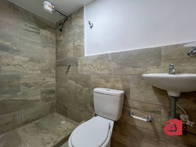 Apartamento de 2 alcobas en arriendo en Santa Elena, Medellín, 70 m² · foto 9 de 15