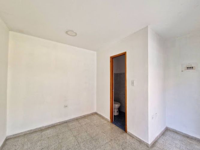 Local en arriendo en La Sebastiana, Envigado, 12 m² · foto 2 de 4