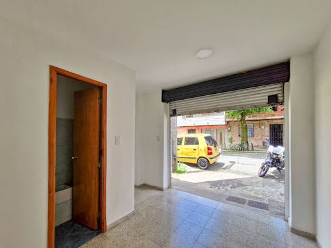 Local en arriendo en La Sebastiana, Envigado, 12 m² · foto 3 de 4
