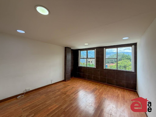 Oficina en Arriendo en Laureles, Medellín