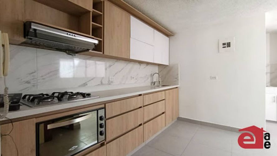 Apartamento de 4 alcobas en arriendo en Astorga, Medellín, 134 m² · foto 2 de 24