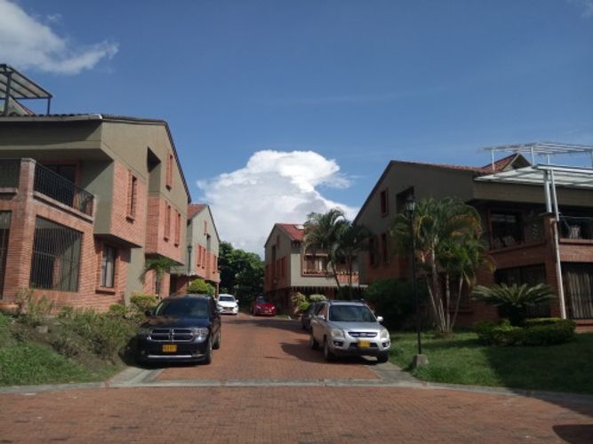 Casa de 4 alcobas en venta en Belen, Ibagué, 214 m² · foto 2 de 18
