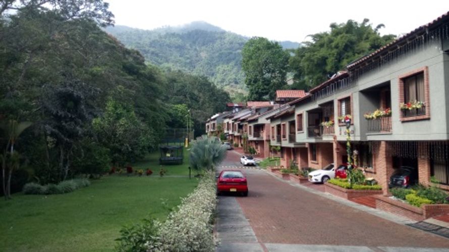 Casa de 4 alcobas en venta en Belen, Ibagué, 214 m² · foto 3 de 18