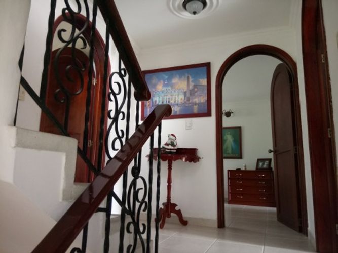Casa de 4 alcobas en venta en Belen, Ibagué, 214 m² · foto 8 de 18