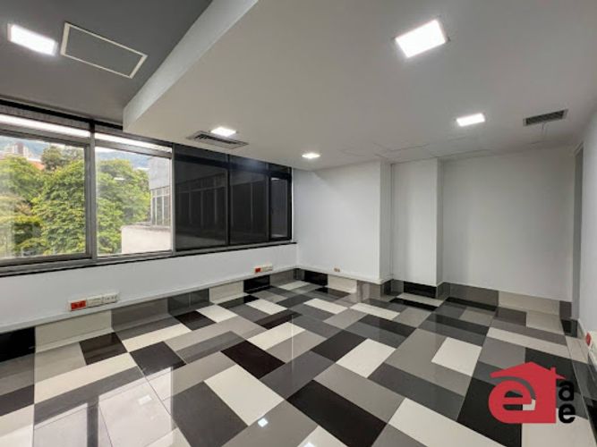 Oficina en arriendo en Villa Carlota, Medellín, 123 m² · foto 3 de 12