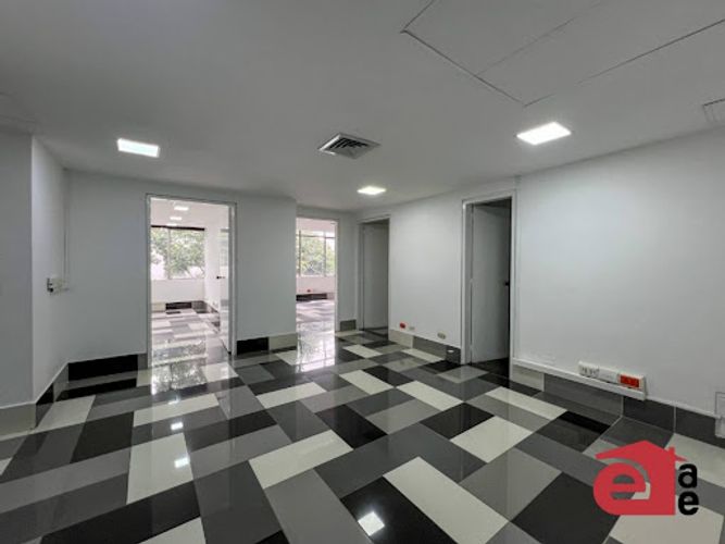 Oficina en arriendo en Villa Carlota, Medellín, 123 m² · foto 6 de 12