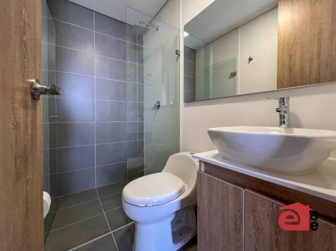 Apartamento de 2 alcobas en arriendo en Loma Del Escobero, Envigado, 75 m² · foto 9 de 17