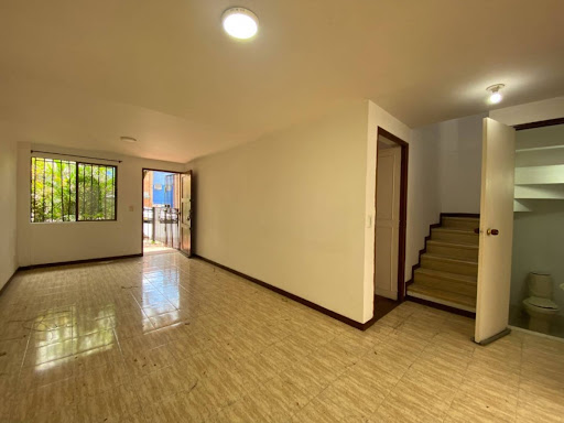 Casa en Arriendo en Prados de Sabaneta, Sabaneta