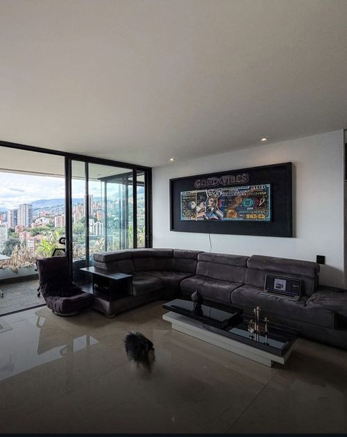 Apartamento de 3 alcobas en arriendo en San Lucas, Medellín, 130 m² · foto 4 de 10