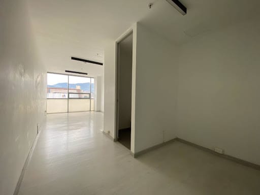 Oficina en arriendo en Las Vegas, Envigado, 30 m² · foto 3 de 7