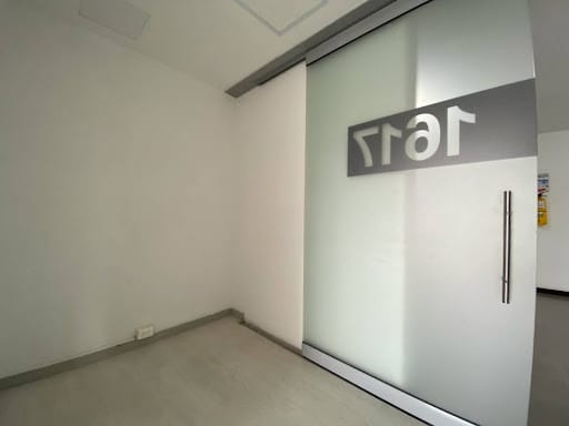 Oficina en arriendo en Las Vegas, Envigado, 30 m² · foto 4 de 7