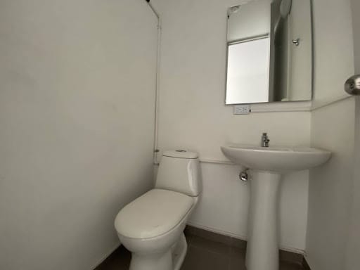 Oficina en arriendo en Las Vegas, Envigado, 30 m² · foto 5 de 7